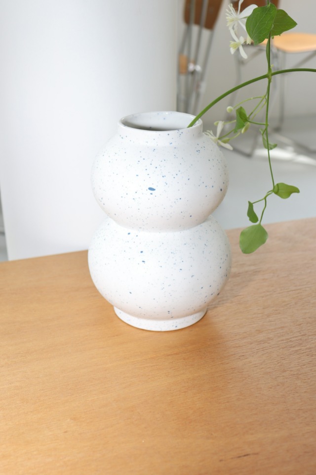 jar vase(blue dot)