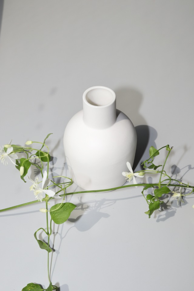 round vase(white)