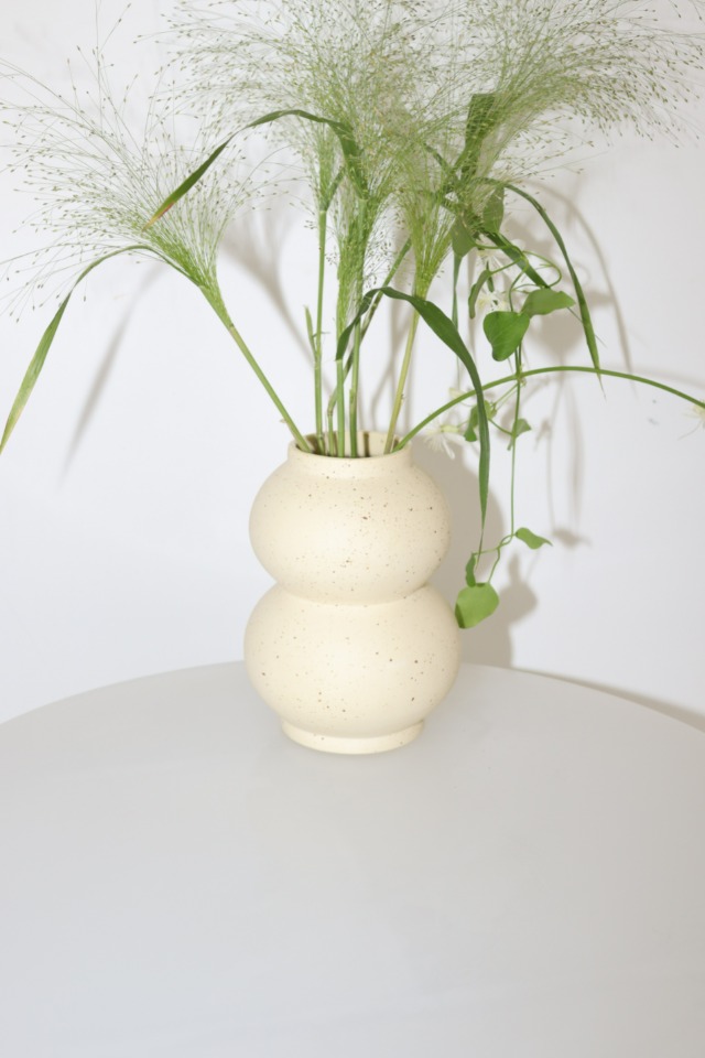 jar vase(yellow/brown dot)