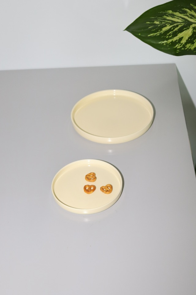 circle plate(butter-yellow)