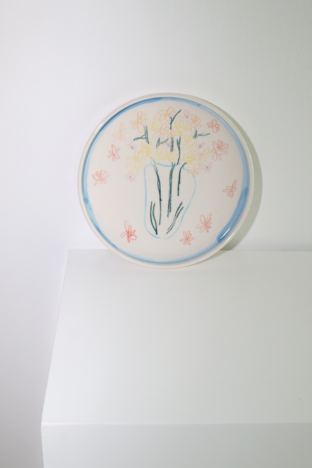circle plate(vase in flower)